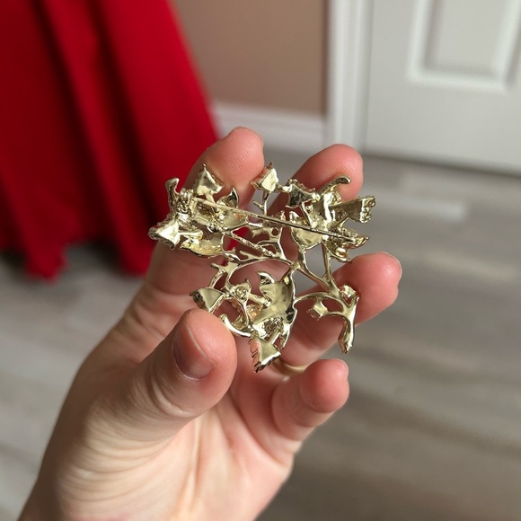 Vintage 1960 CORO Pink Floral Brooch from estate sale 🌸 - Picture 5 of 8